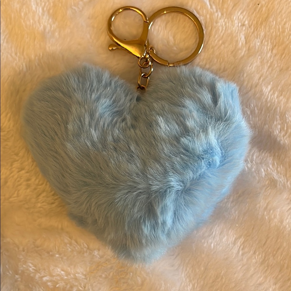 ✨ NWOT Fluffy Heart Decor Bag Charm or Keychain ✨